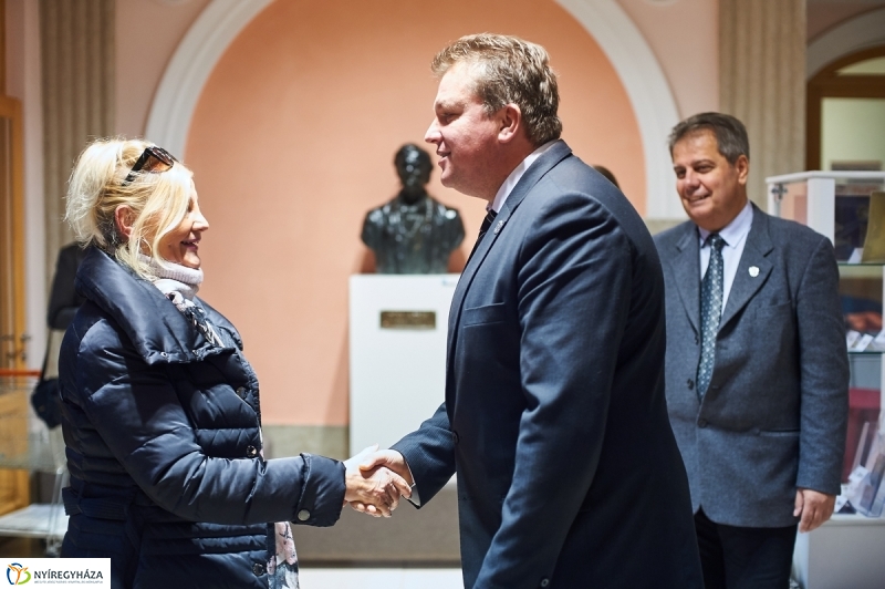 30000. látogató a Munkácsy kiállításon - fotó Szarka Lajos