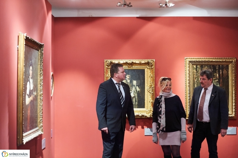 30000. látogató a Munkácsy kiállításon - fotó Szarka Lajos