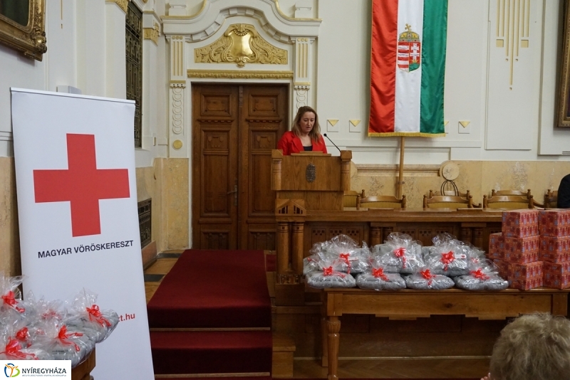 Véradó ünnepség a Megyeházán