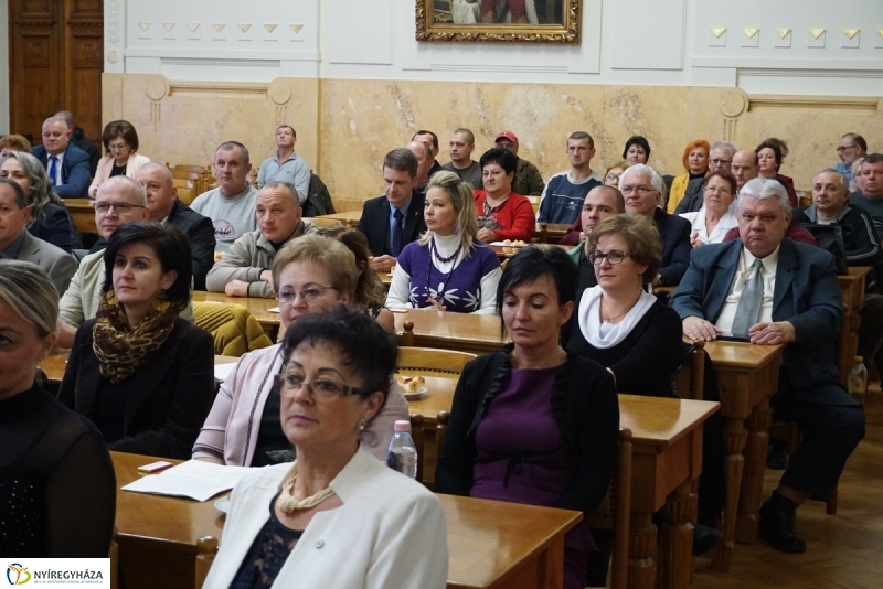 Véradó ünnepség a Megyeházán