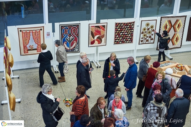 Foltvarró kiállítás a kulturális központban - fotó Szarka Lajos
