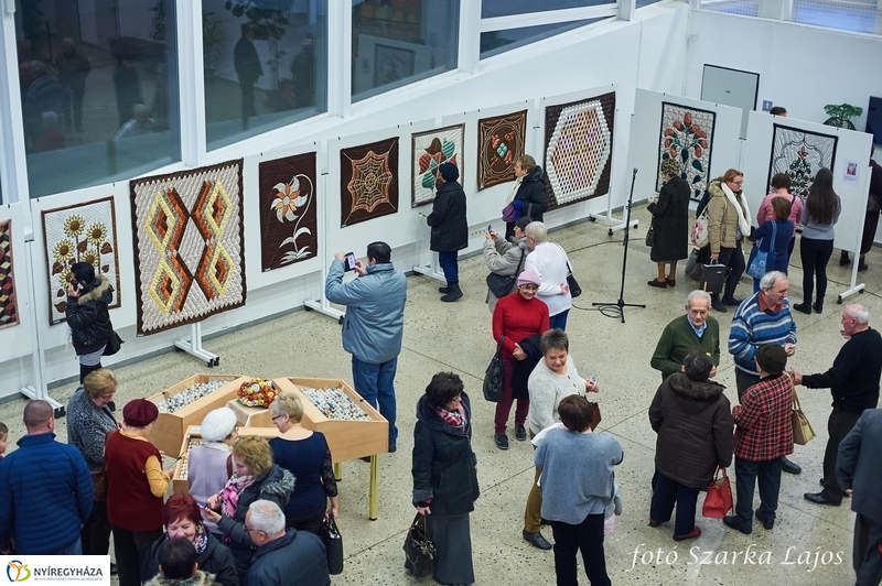 Foltvarró kiállítás a kulturális központban - fotó Szarka Lajos