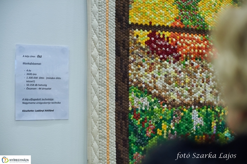 Foltvarró kiállítás a kulturális központban - fotó Szarka Lajos