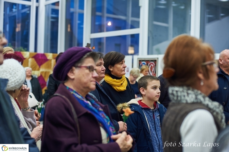 Foltvarró kiállítás a kulturális központban - fotó Szarka Lajos