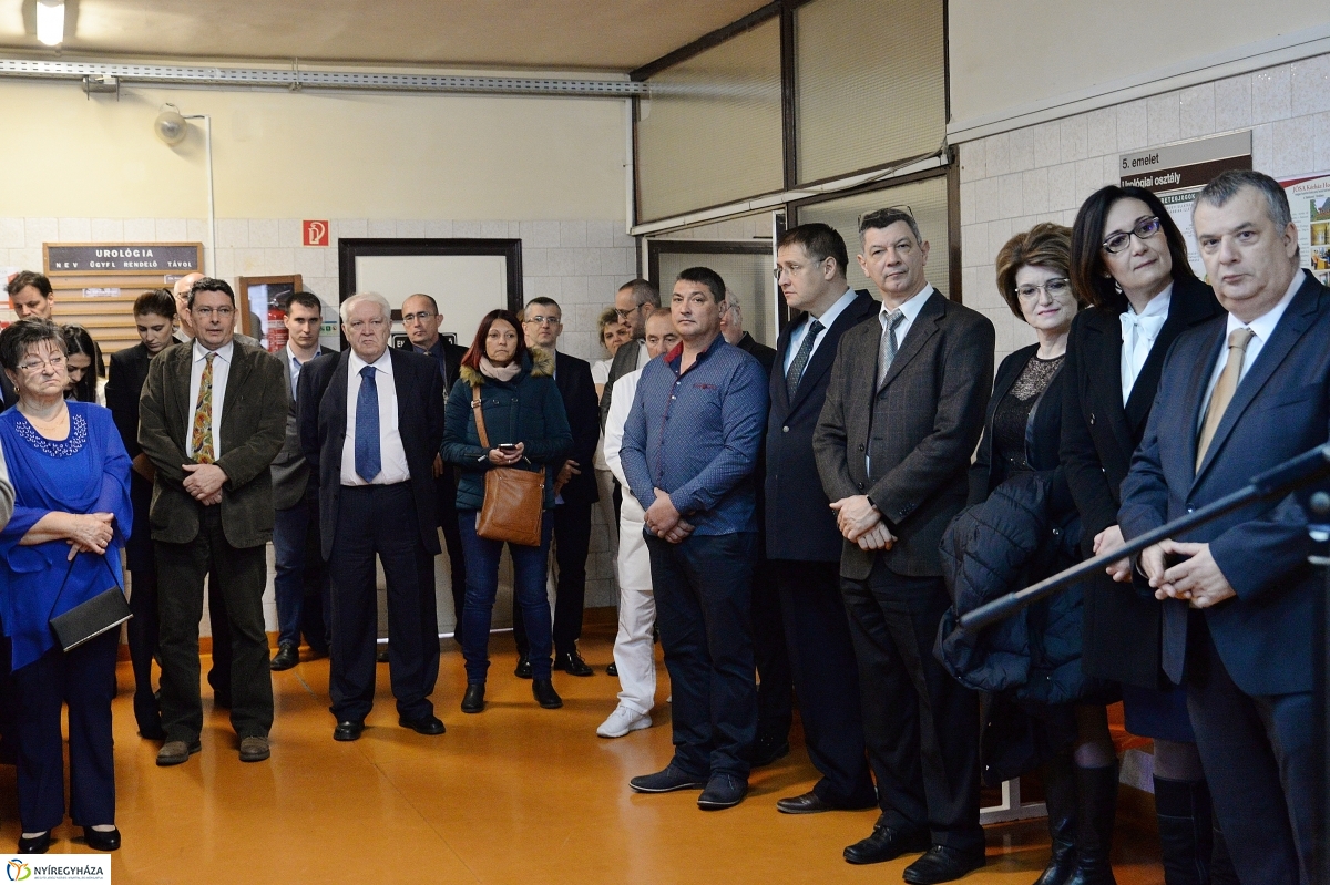 Dr. Mohácsi László emléktáblájának avatása - fotó Trifonov Éva