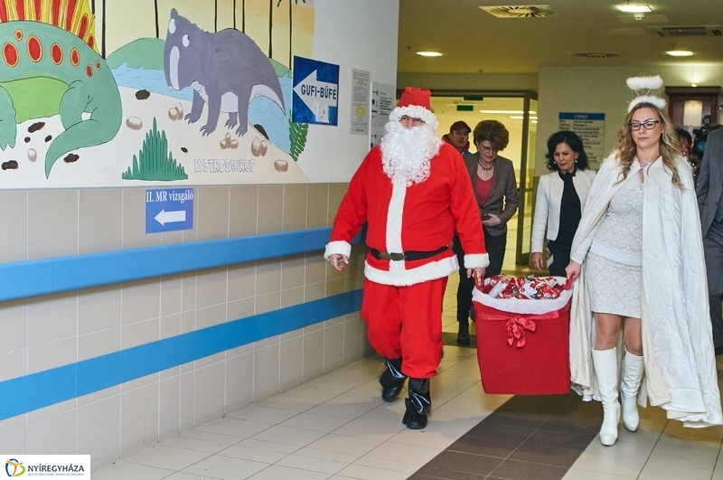 Mikulás a kórházban
