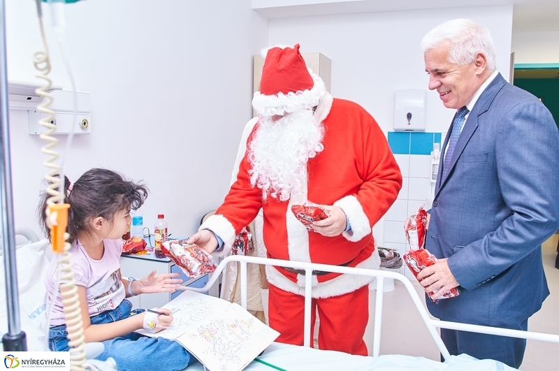 Mikulás a kórházban