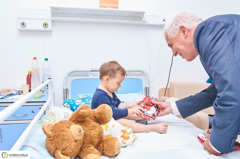 Mikulás a kórházban
