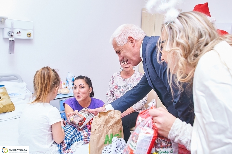 Mikulás a kórházban