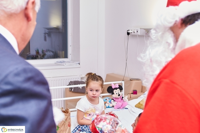 Mikulás a kórházban