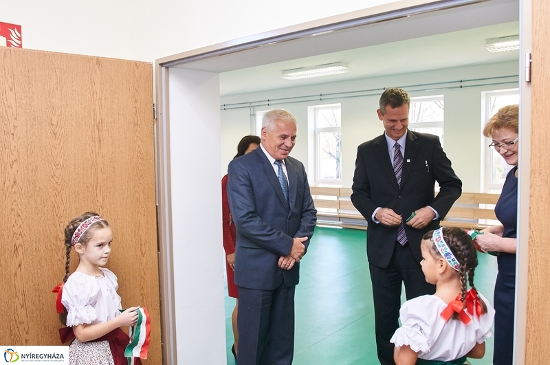 Ünnepélyes átadás a Búzaszem óvodában
