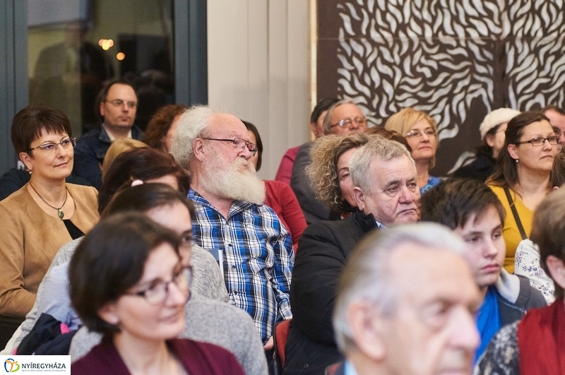 Ilyés Gábor könyvbemutatója a könyvtárban