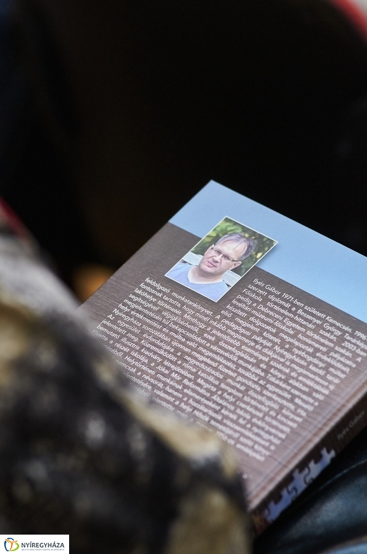 Ilyés Gábor könyvbemutatója a könyvtárban