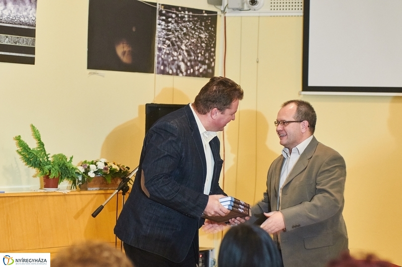 Ilyés Gábor könyvbemutatója a könyvtárban