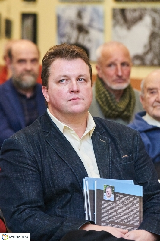 Ilyés Gábor könyvbemutatója a könyvtárban