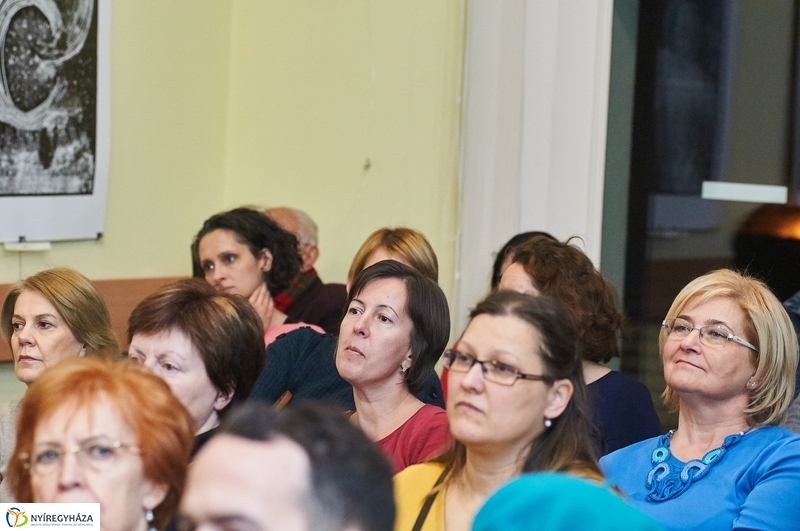 Ilyés Gábor könyvbemutatója a könyvtárban