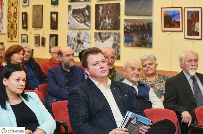 Ilyés Gábor könyvbemutatója a könyvtárban