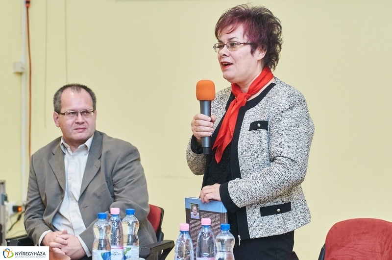 Ilyés Gábor könyvbemutatója a könyvtárban