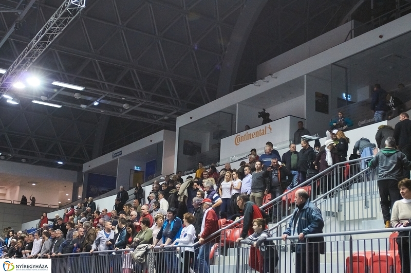 Fatum-Düdingen női rőpi