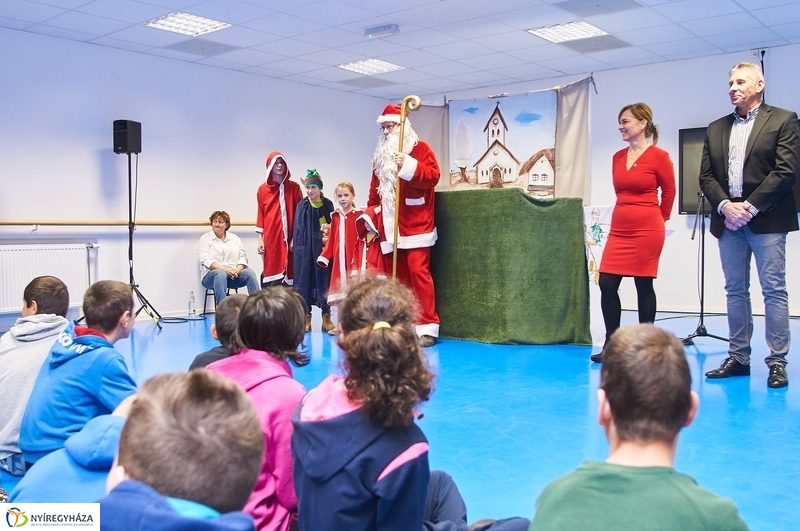 Rotary Mikulás a kulturális központban