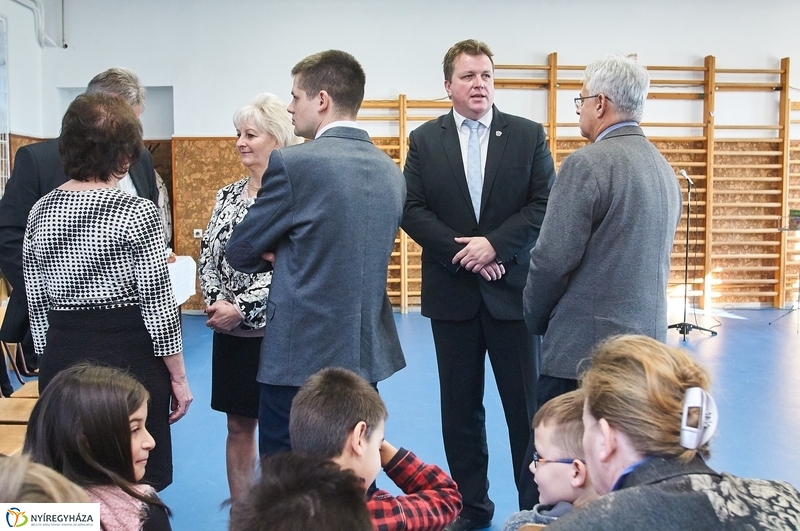 Tornaszoba átadás a rozsréti általános iskolában