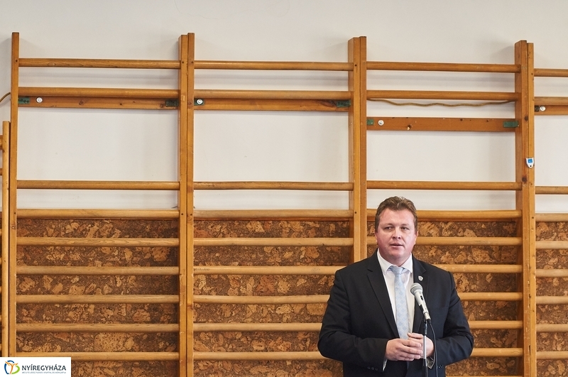 Tornaszoba átadás a rozsréti általános iskolában