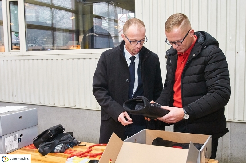 Technikai eszközök átvétele a katasztrófavédelemnél