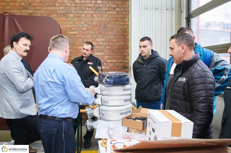 Technikai eszközök átvétele a katasztrófavédelemnél