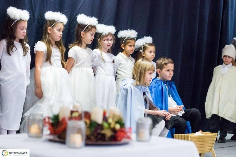 Karácsonyi ünnepség az Alvégesiben