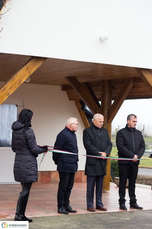 Felújított ravatalozó átadása Borbányán