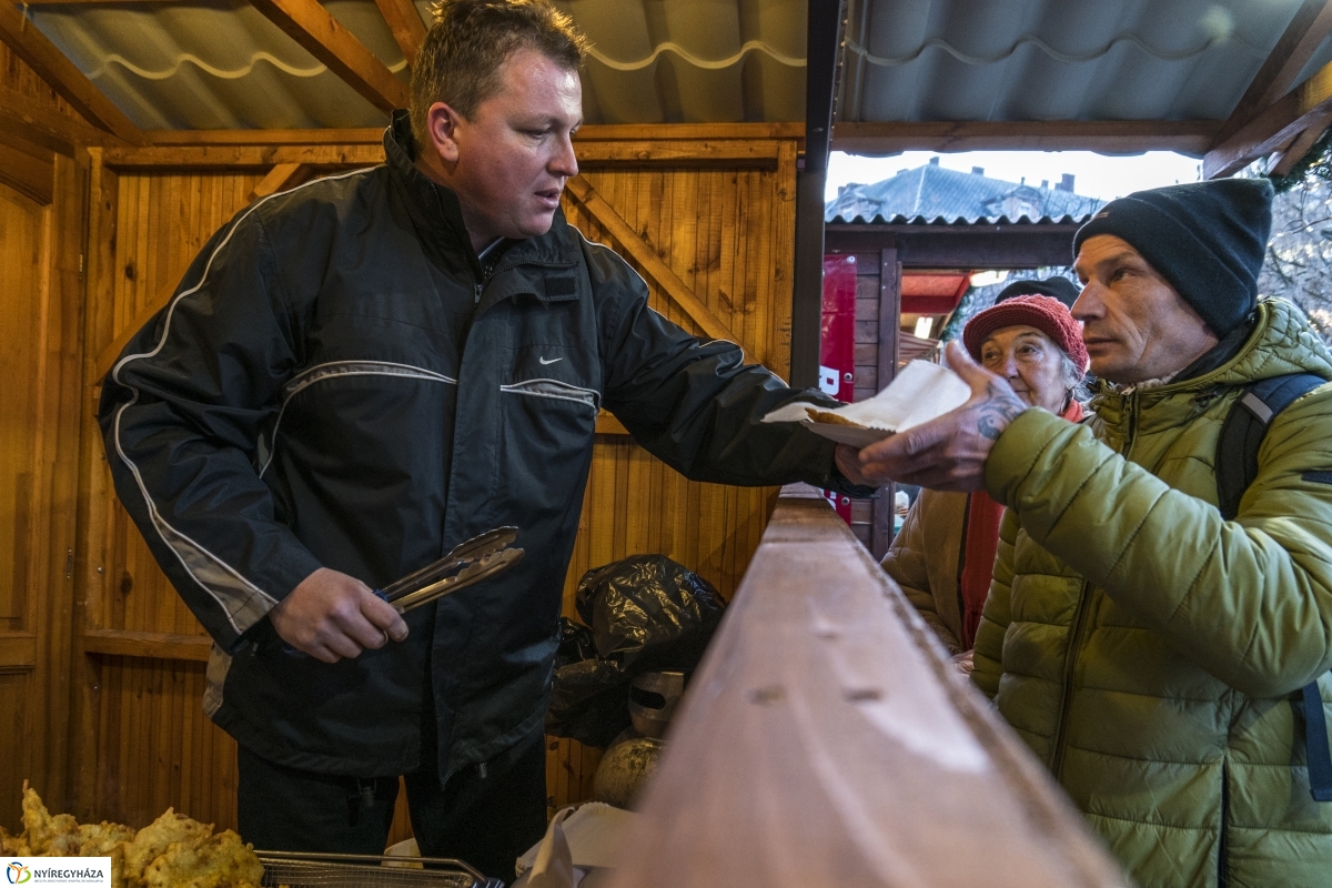 Lapcsánka osztás - fotó Kohut Árpád