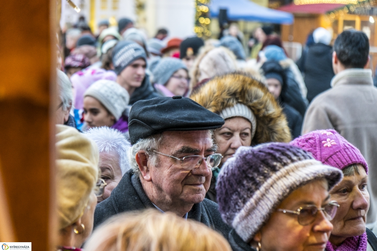 Lapcsánka osztás - fotó Kohut Árpád