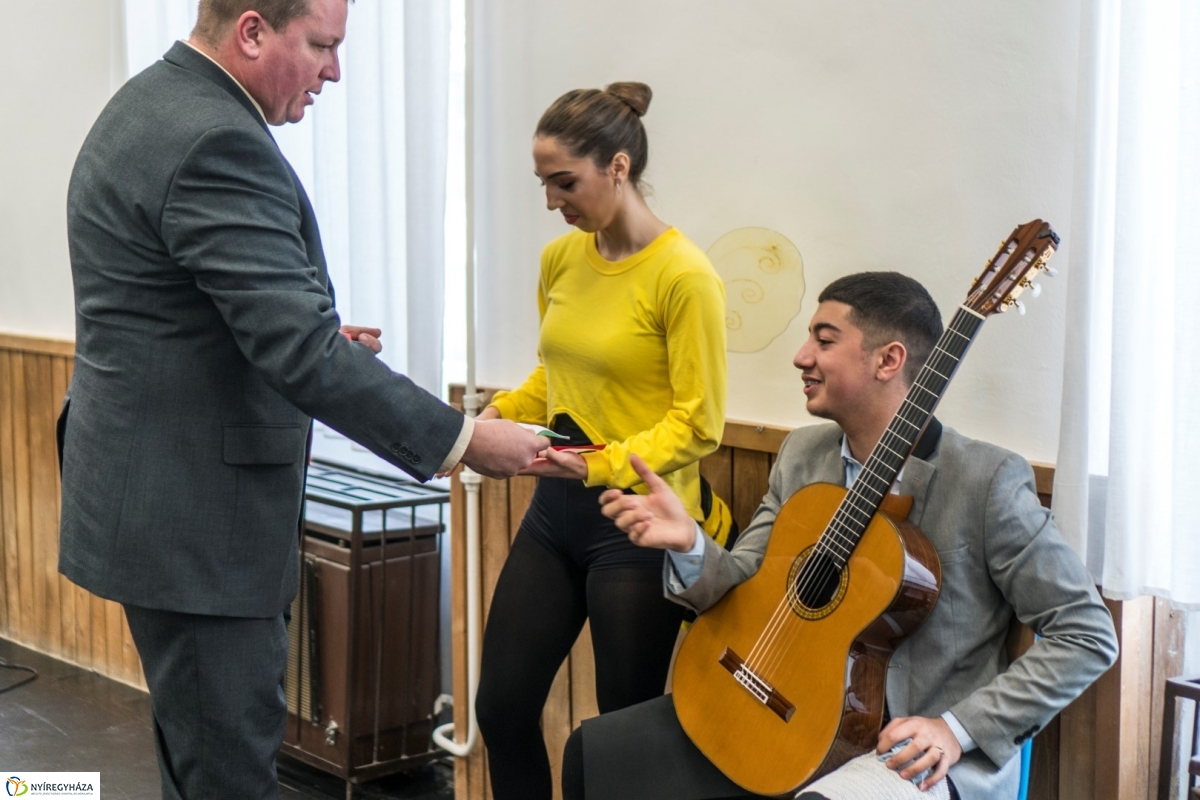 Korszerűsítések átadása a Művészetiben - fotó Kohut Árpád