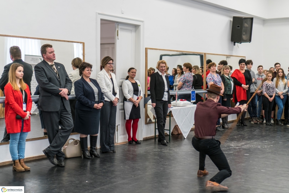 Korszerűsítések átadása a Művészetiben - fotó Kohut Árpád