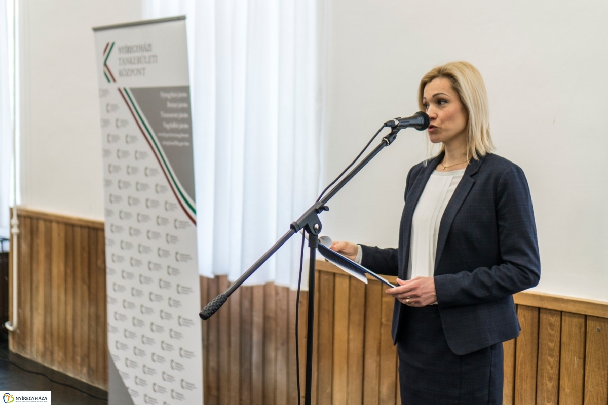 Korszerűsítések átadása a Művészetiben - fotó Kohut Árpád