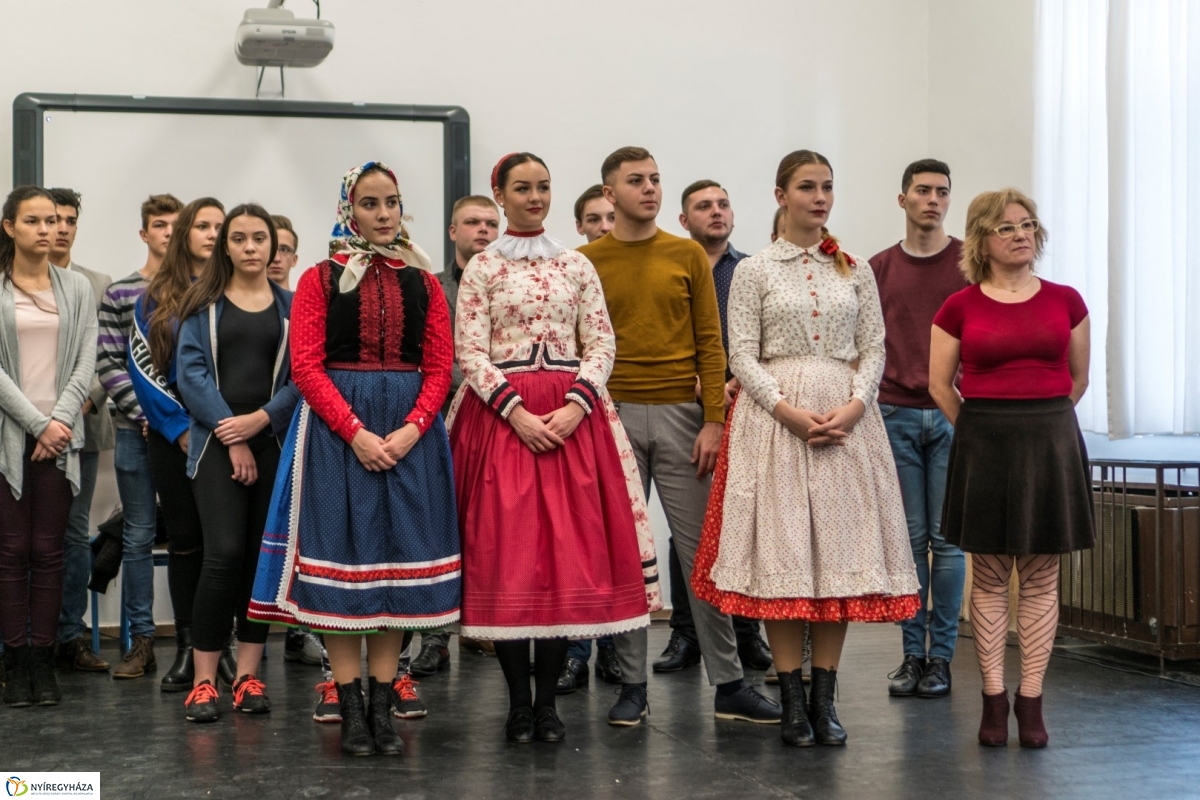 Korszerűsítések átadása a Művészetiben - fotó Kohut Árpád