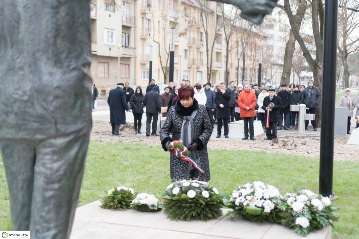 Váci Mihályra emlékeztek - fotó Kohut Árpád