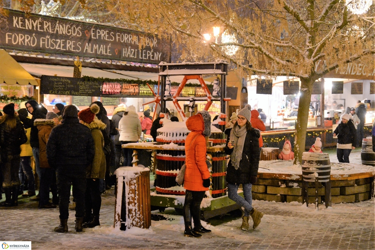 A hó is megérkezett! - fotó Trifonov Éva