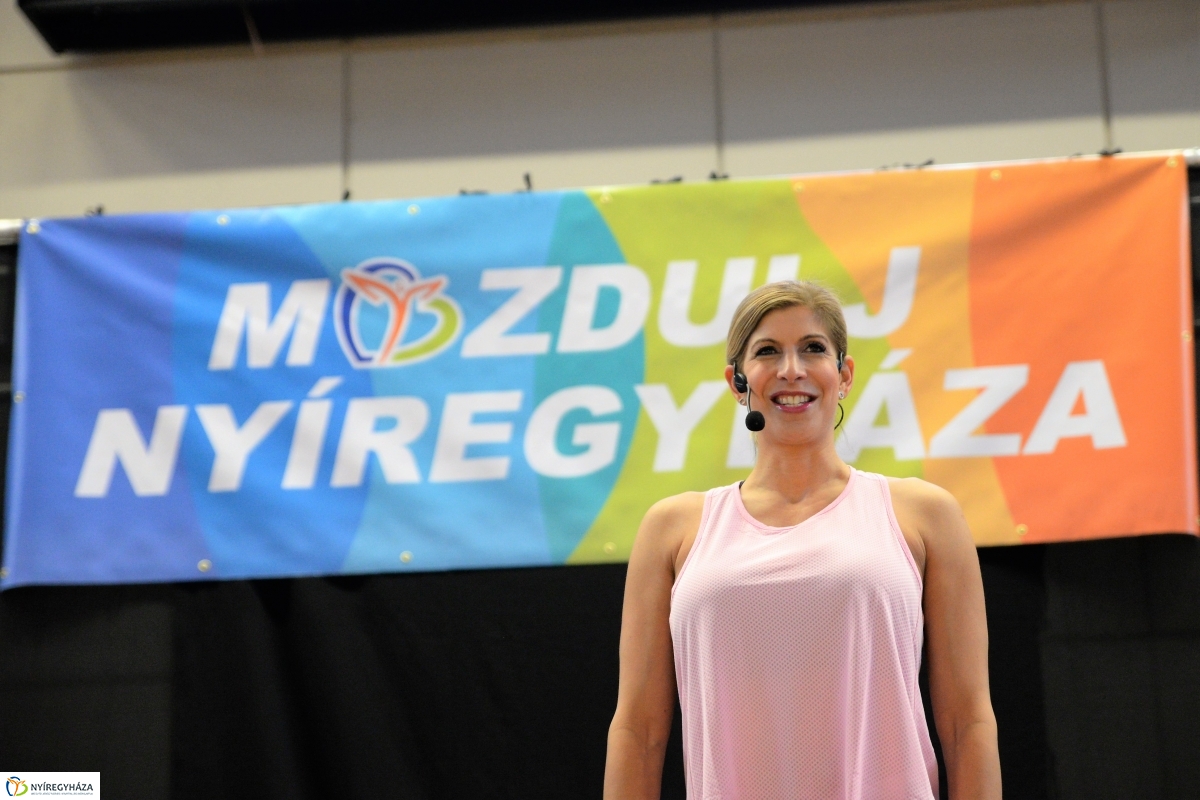 Fittkarácsony a Continental Arénában - fotó Trifonov Éva