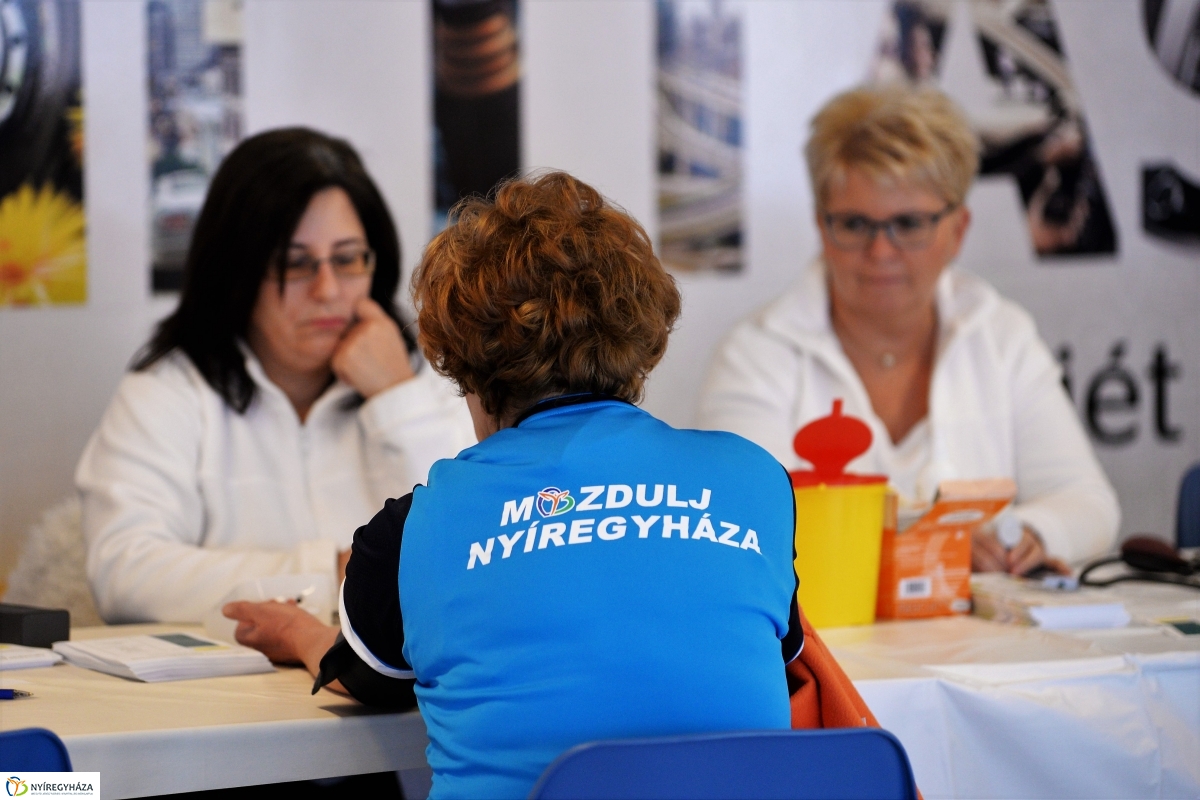 Fittkarácsony a Continental Arénában - fotó Trifonov Éva