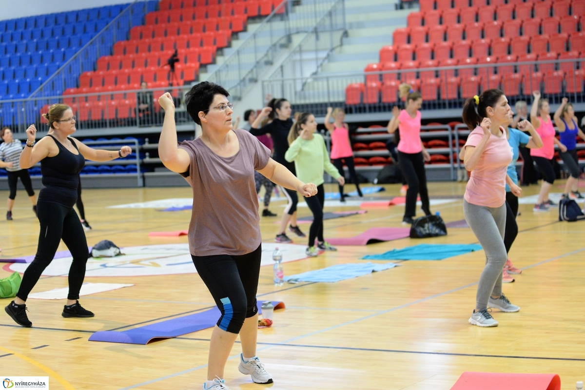 Fittkarácsony a Continental Arénában - fotó Trifonov Éva