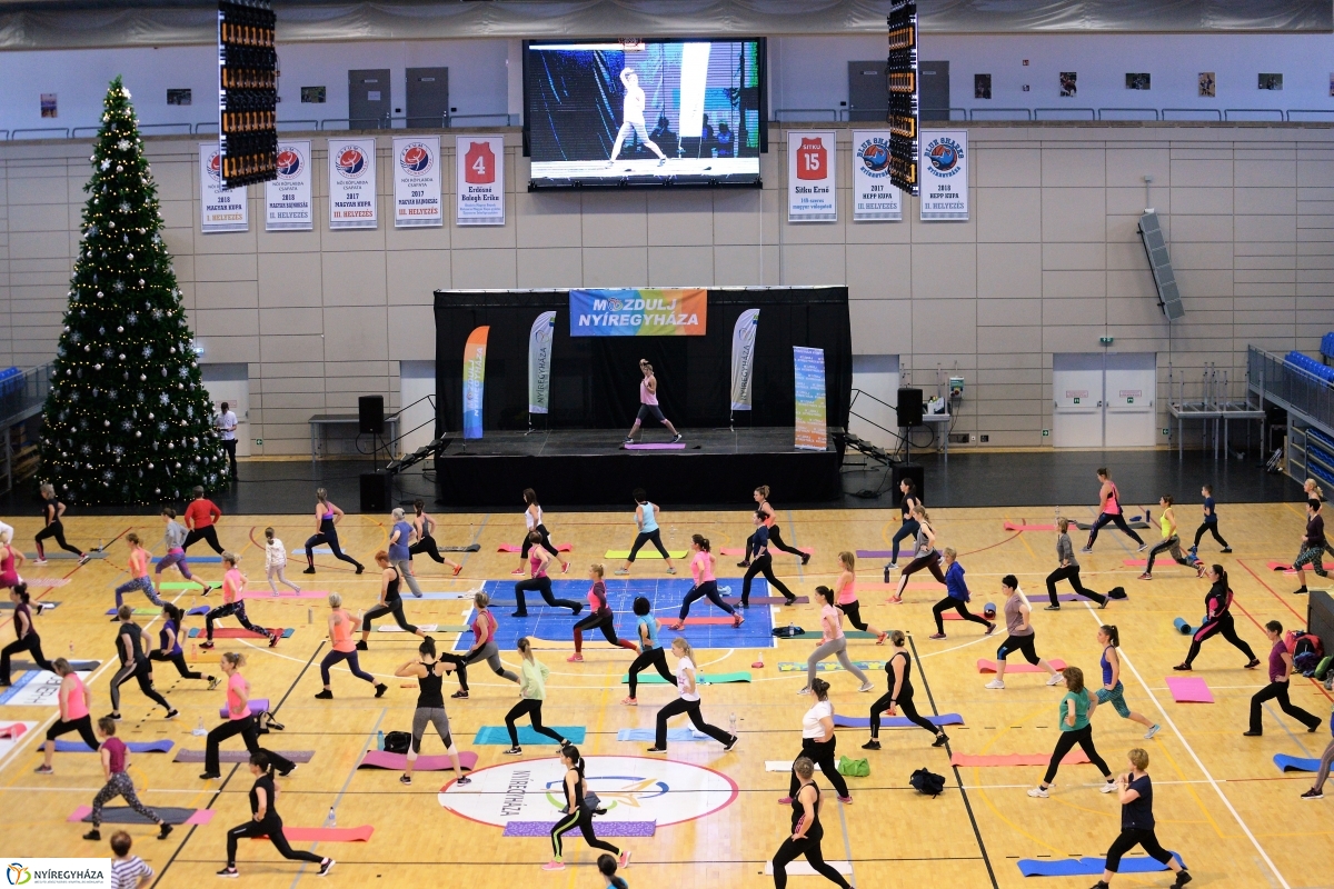 Fittkarácsony a Continental Arénában - fotó Trifonov Éva