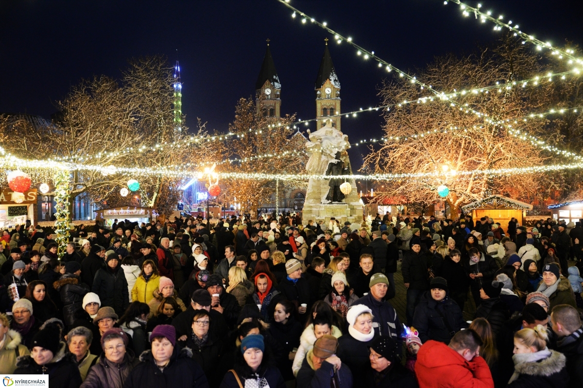 Advent harmadik gyertyája - fotó Trifonov Éva