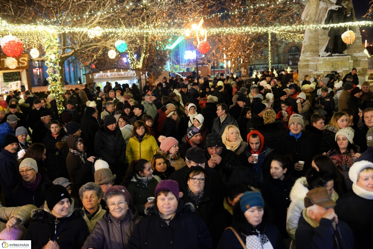 Advent harmadik gyertyája - fotó Trifonov Éva