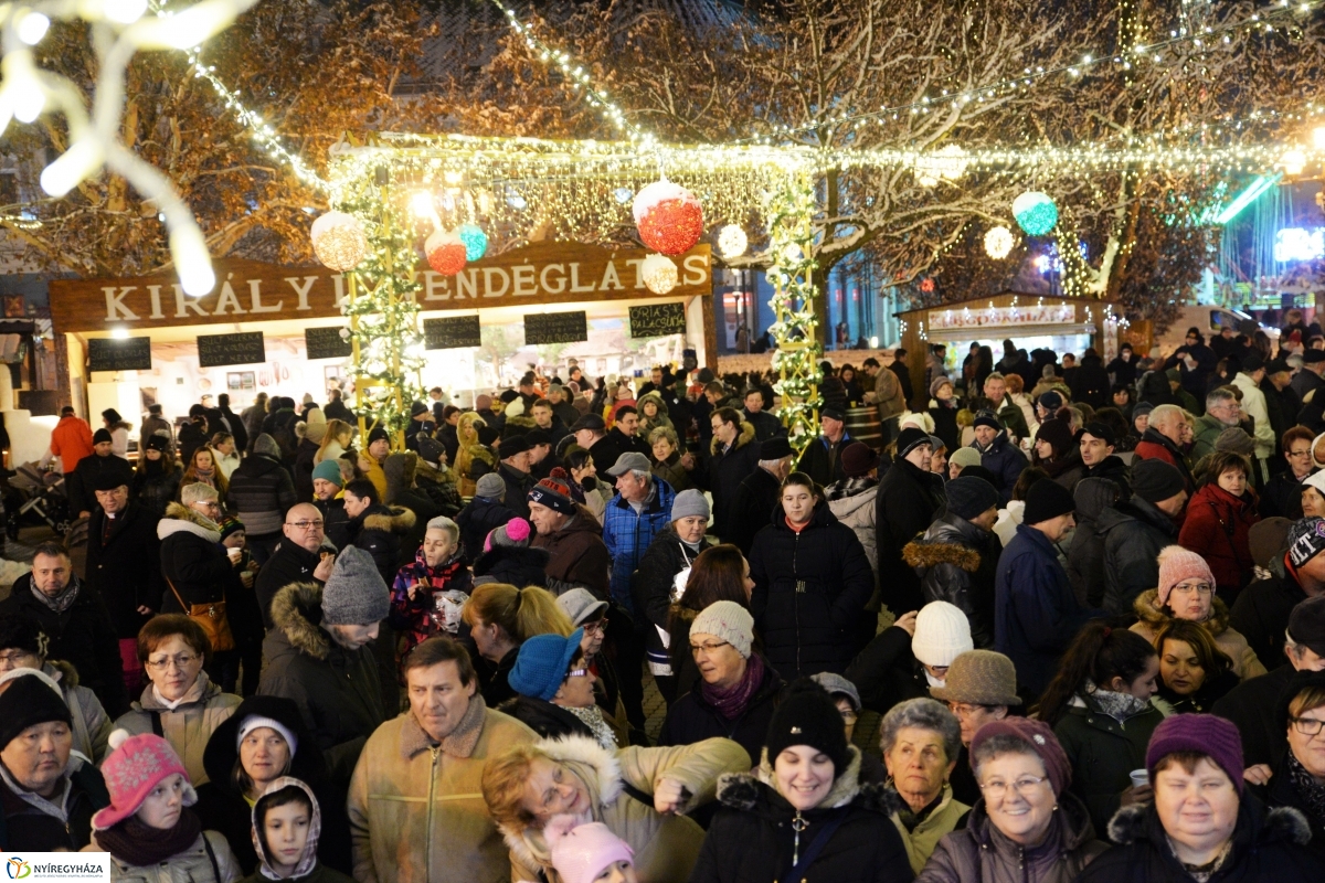 Advent harmadik gyertyája - fotó Trifonov Éva