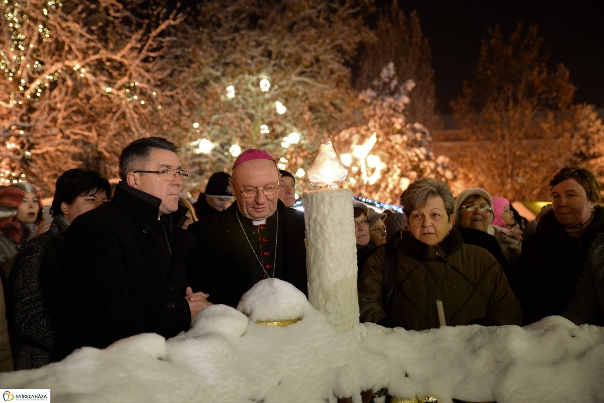 Advent harmadik gyertyája - fotó Trifonov Éva