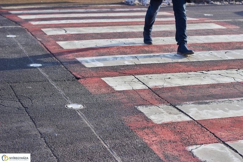 Safecross okos zebra a Korányi utcán