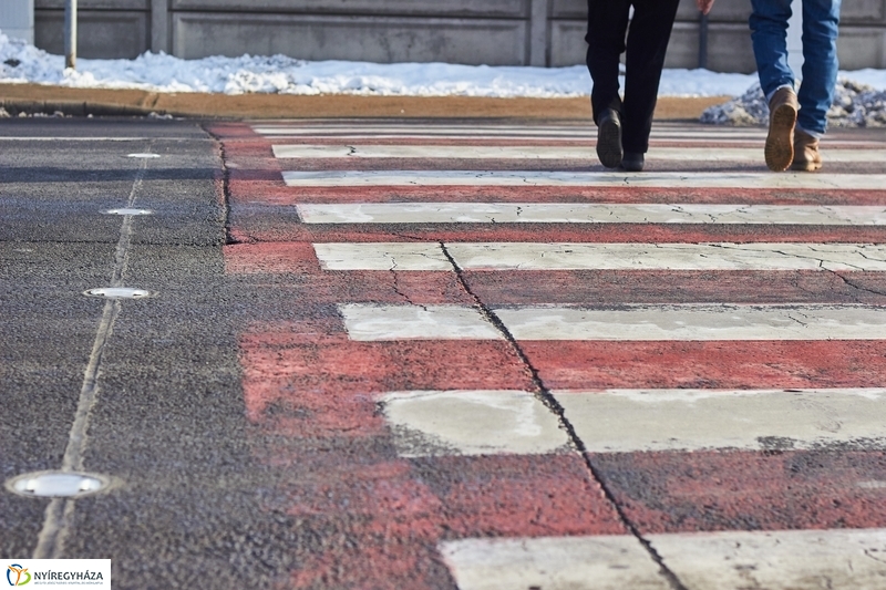 Safecross okos zebra a Korányi utcán