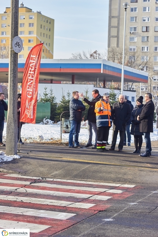 Safecross okos zebra a Korányi utcán