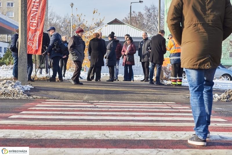 Safecross okos zebra a Korányi utcán